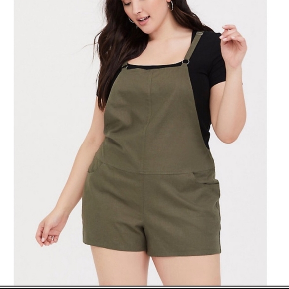 torrid Pants & Jumpsuits Torrid Linen Blend Olive Green Short